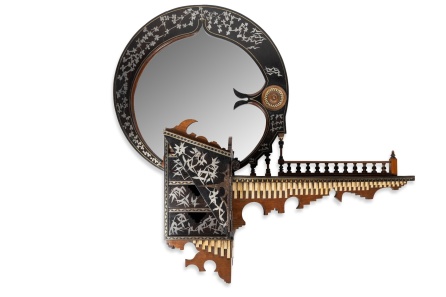 An Amazing Circular Wall Mirror 
