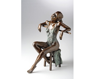 Dancer Seated Resting en Barre